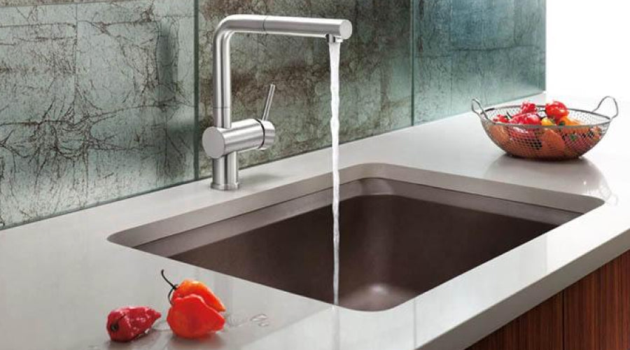 http://www.buildmat.com.au/cdn/shop/articles/stainless-steel-kitchen-sinks.jpg?v=1660056471