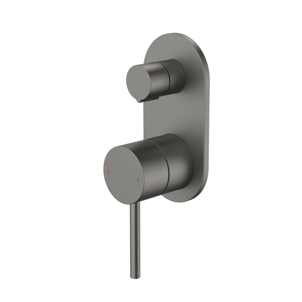 Liano II Bath / Shower Mixer With Diverter and Outlet Rounded Plate Gunmetal