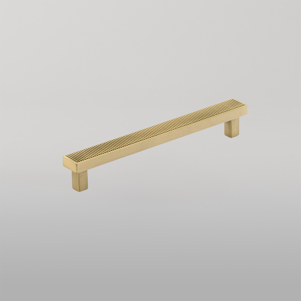 Momo Barrington Bar Handle 160mm Matte Brass