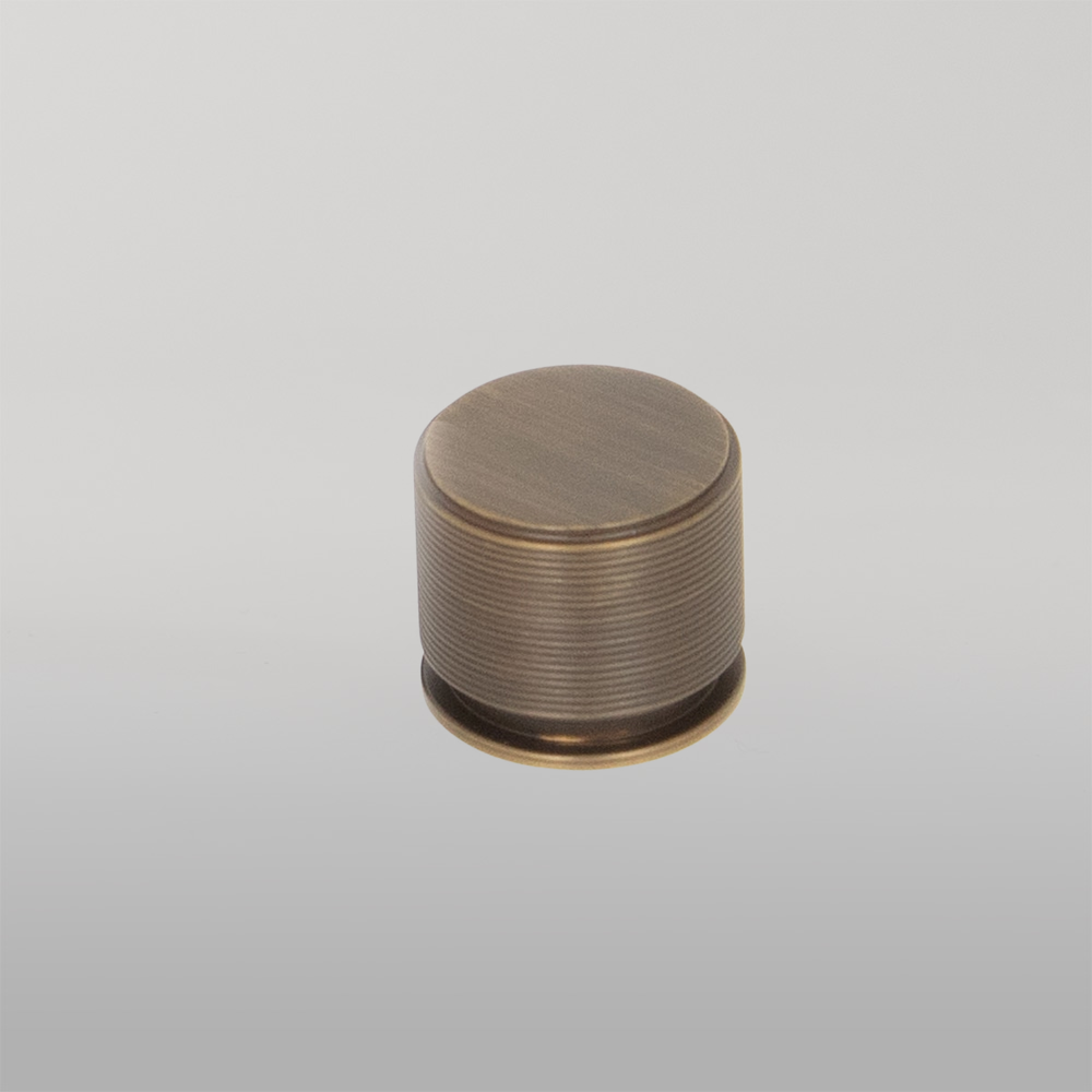 Momo Sussex Solid Brass Knob 35mm Bronze